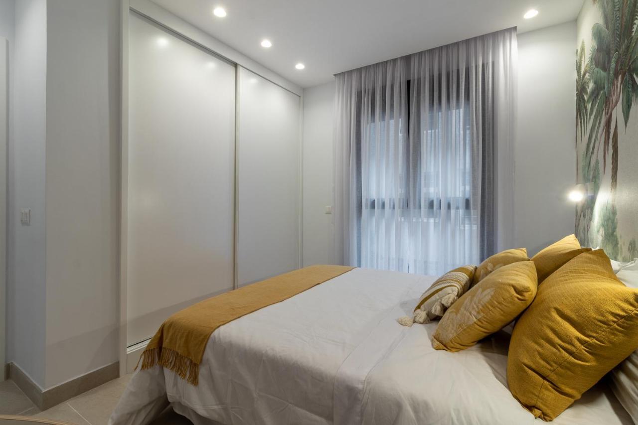 Flatguest Viriato - Wifi - Ac - Terraza Compartida Appartement Las Palmas Buitenkant foto